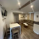 Particulier Loue Mobil-home Dans Le Parc Siblu キャンプ場 サン・ブルヴァン・レ・パン